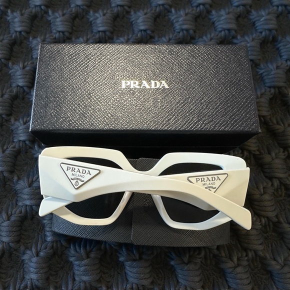 🔥 PRADA White Cat-Eye Sunglasses - Picture 5 of 16